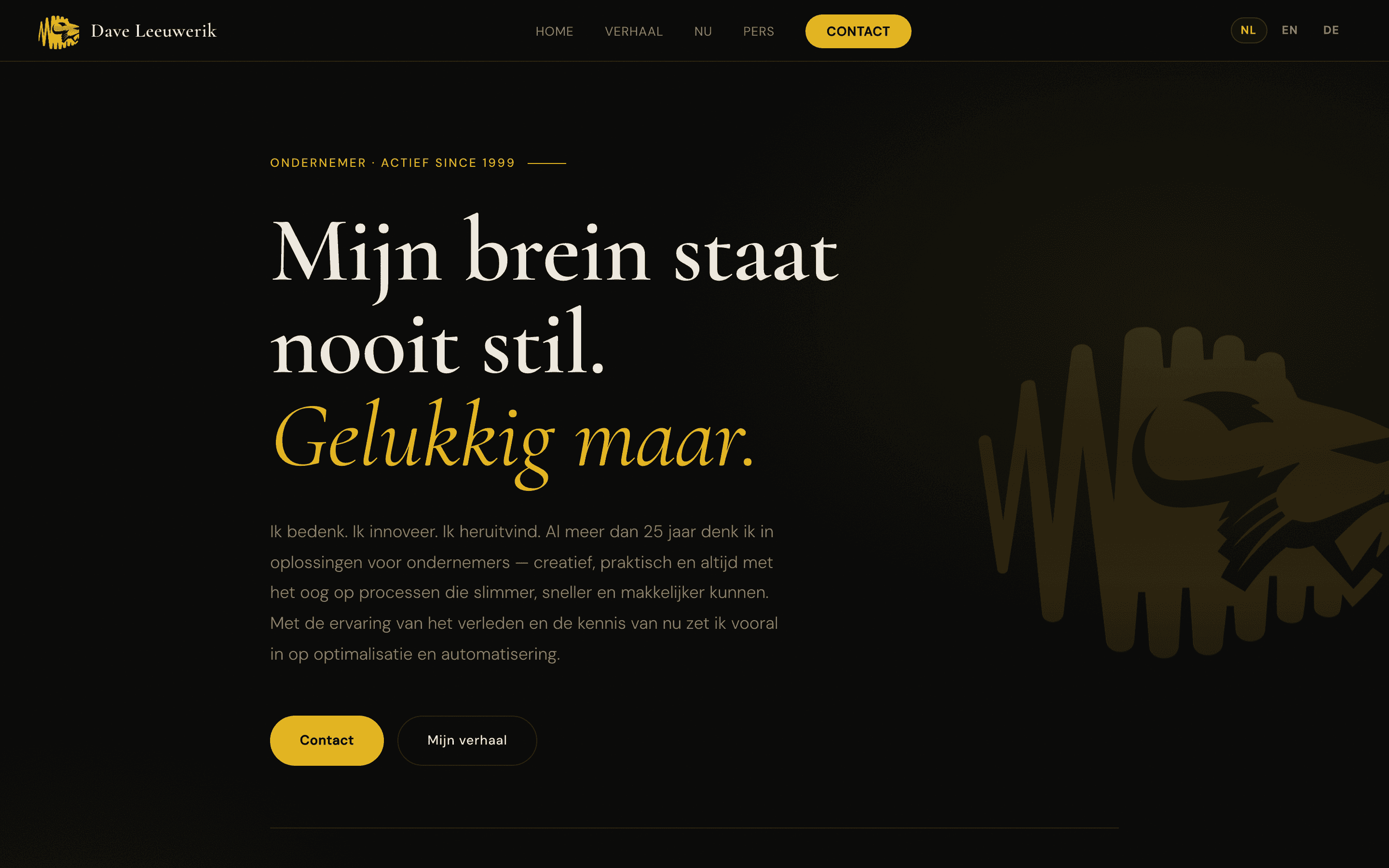 Homepage van daveleeuwerik.com in zwart en goud, met de introductie boven de vouw